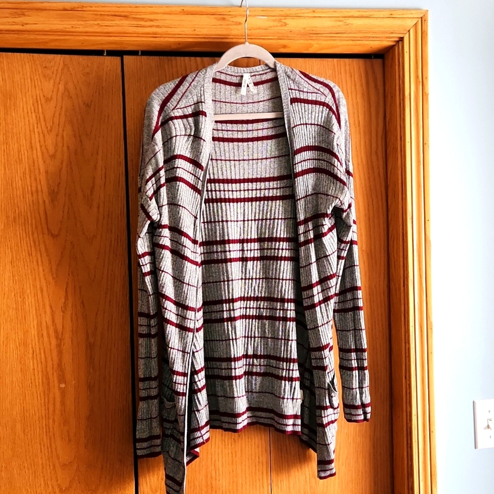 Juniors Mudd long open cardigan,  size large in gray and maroon.